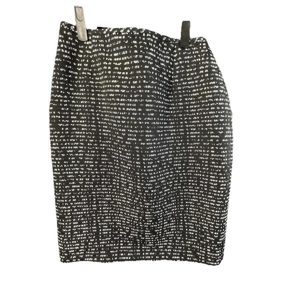 TAHARI Arthur S Levine Size 4 Skirt Black White